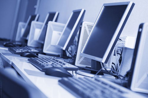 電腦、微機(jī)與計(jì)算機(jī) 辨析核心概念及軟硬件體系